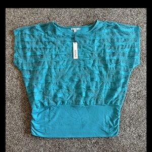 Chico’s NWT Touch Of Cool Short Sleeve Top Blouse Sz 2/Large Lined Leaf pattern